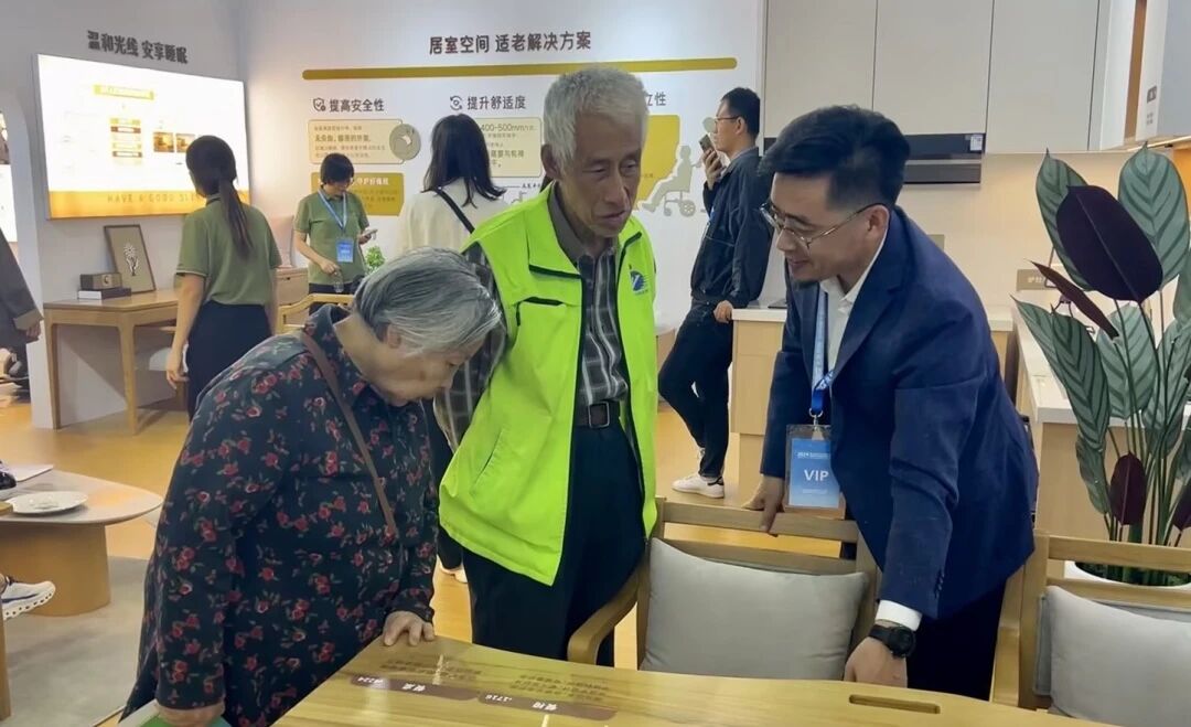 金隅天坛家具从“产品”到“空间”,勾勒居家养老新图景(图5) 金隅天坛家具从“产品”到“空间”,勾勒居家养老新图景(图5)